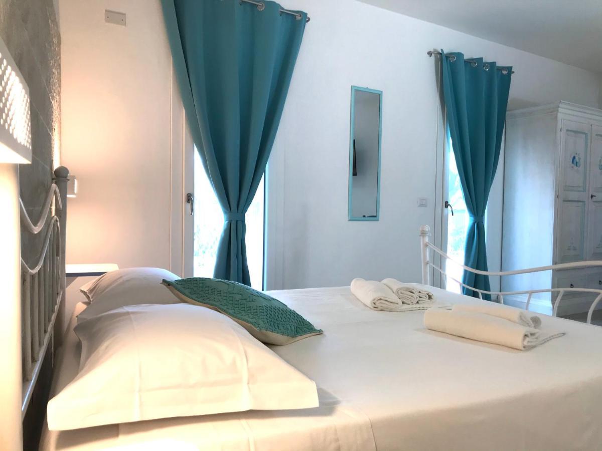 Angolo Mare Apartments & Rooms ポルト・ピノ エクステリア 写真
