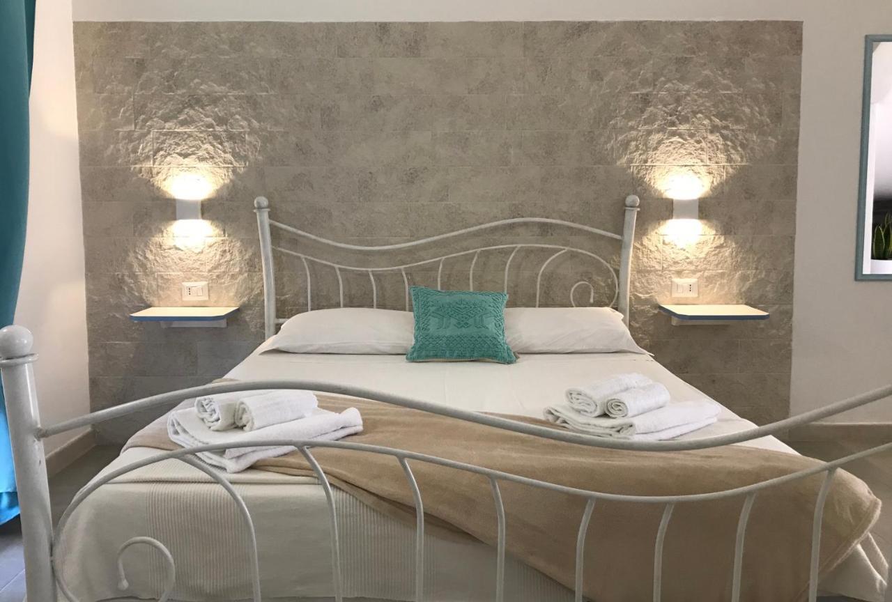 Angolo Mare Apartments & Rooms ポルト・ピノ エクステリア 写真